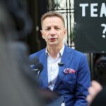 27.06.2025. Kielce. Konferencja Rafała Kasprzyka przy Teatrze im. Stefana Żeromskiego w Kielcach / Fot. Wiktor Taszłow - Radio Kielce
