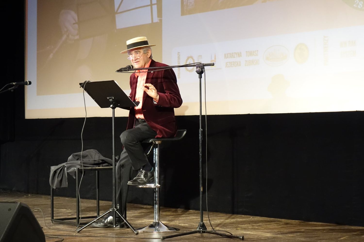 Literaci wzięli udział w I Skarżyskim Zlocie Poetów - Radio Kielce 28.06.2025. Skarżysko-Kamienna. I Skarżyski Zlot Poetów / Fot. Konrad Wikarjusz - Facebook
