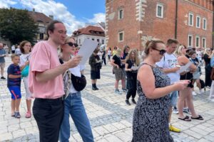 28.06.2025. Sandomierz. Bicie rekordu w śpiewaniu piosenki literackiej / Fot. Grażyna Szlęzak - Radio Kielce