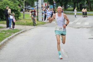 08.06.2025. Jędrzejów. 7 Uliczny Bieg Lisów na 10 km im. Kazimierza Mazurkiewicza / Fot. Maciej Makuła - Radio Kielce