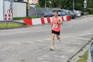 08.06.2025. Jędrzejów. 7 Uliczny Bieg Lisów na 10 km im. Kazimierza Mazurkiewicza / Fot. Maciej Makuła - Radio Kielce