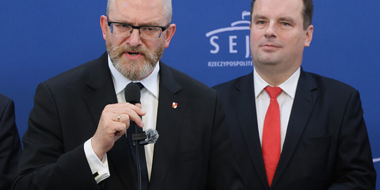 Hołownia: europoseł Grzegorz Braun ma od środy zakaz wstępu do parlamentu