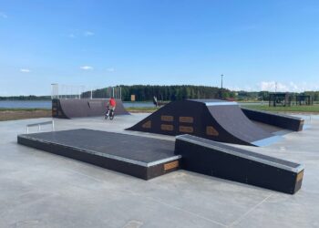 Skatepark przy zalewie Antoniów w gminie Radoszyce / Fot. Magdalena Galas-Klusek - Radio Kielce