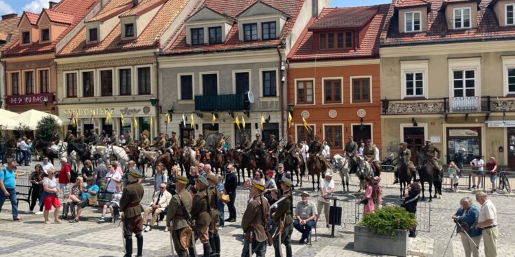 Historyczne wkroczenie pułku ułanów w granice Polski