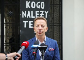 27.06.2025. Kielce. Konferencja Rafała Kasprzyka przy Teatrze im. Stefana Żeromskiego w Kielcach / Fot. Wiktor Taszłow - Radio Kielce