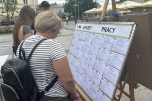 25.06.2025. Kielce. Rynek. Wakacyjne Targi Pracy / Fot. Krzysztof Bujnowicz - Radio Kielce