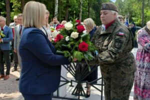21.06.2025. Skarżysko-Kamienna. Upamiętnienie ofiar hitlerowskiego mordu, dokonanego na Brzasku / Fot. Iwona Jeziorska - wiceprezydent Skarżyska-Kamiennej - Facebook