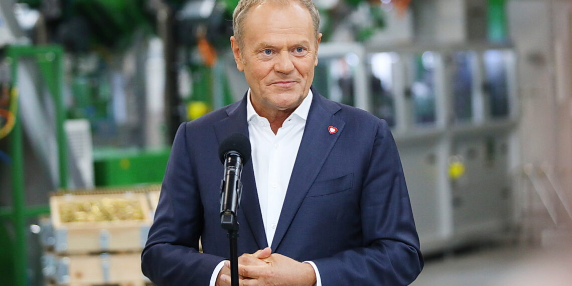 13.06.2025. Skarżysko-Kamienna. Wizyta premiera Donalda Tuska w zakładach Mesko. Na zdjęciu: Donald Tusk - premier / Fot. Wiktor Taszłow - Radio Kielce