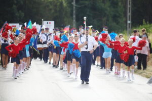 29.06.2025. Miasto i Gmina Morawica otrzymały Tablicę Honorową Rady Europy, nagrodę przyznawaną za aktywne działanie na rzecz współpracy i partnerstwa pomiędzy miastami państw europejskich / Fot. Wiktor Taszłow - Radio Kielce