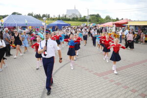 29.06.2025. Miasto i Gmina Morawica otrzymały Tablicę Honorową Rady Europy, nagrodę przyznawaną za aktywne działanie na rzecz współpracy i partnerstwa pomiędzy miastami państw europejskich / Fot. Wiktor Taszłow - Radio Kielce