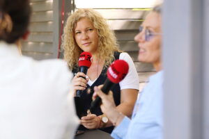 30.06.2025. Radio Kielce. Stacja Wakacje. Na zdjęciu: Dorota Klusek, dziennikarka Radia Kielce i Renata Morąg, p.o. redaktora naczelnego Radia Kielce / Fot. Wiktor Taszłow - Radio Kielce