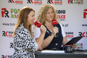 30.06.2025. Radio Kielce. Stacja Wakacje. Na zdjęciu: Beata Gawrońska, dyrektor kreatywna Radia Kielce i Dorota Klusek, dziennikarka Radia Kielce / Fot. Wiktor Taszłow - Radio Kielce