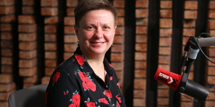 02.06.2025. Radio Kielce. Rozmowa Dnia. Na zdjęciu: dr Aleksandra Kusztal - politolog / Fot. Wiktor Taszłow - Radio Kielce