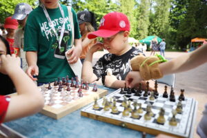 02.06.2025. Kielce. Park miejski. Warsztaty dla dzieci w ramach IX Kieleckich Dni z Przyrodą / Fot. Wiktor Taszłow - Radio Kielce
