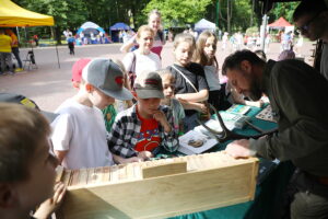 02.06.2025. Kielce. Park miejski. Warsztaty dla dzieci w ramach IX Kieleckich Dni z Przyrodą / Fot. Wiktor Taszłow - Radio Kielce