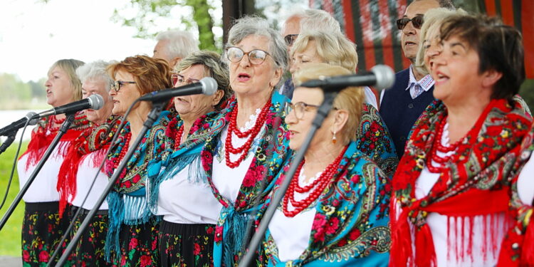 RYM SIĘ NIESIE PO POLU PO LESIE. „Nie wierz panno, nie wierz” [POSŁUCHAJ] - Radio Kielce