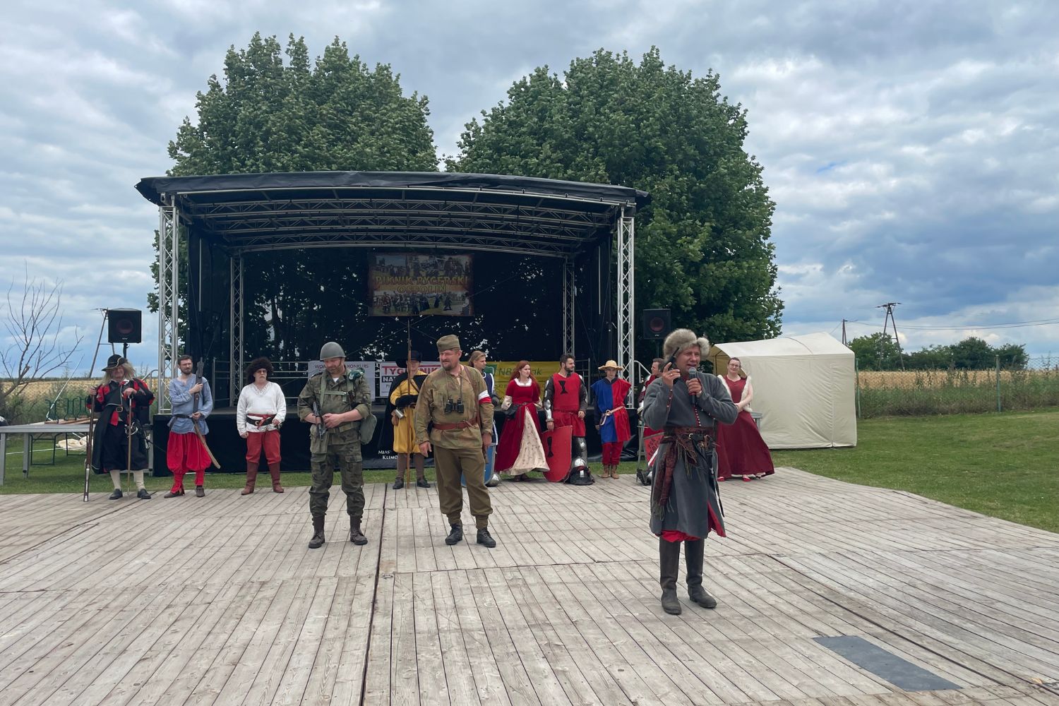 Kryształowe Berło z Ossolina dla Mateusza Damięckiego - Radio Kielce 29.06.2025. Ossolin. Mateusz Damięcki uhonorowany nagrodą Kryształowe Berło / Fot. Grażyna Szlęzak - Radio Kielce