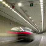 Bezpieczny przejazd tunelem drogowym / źródło: GDDKiA