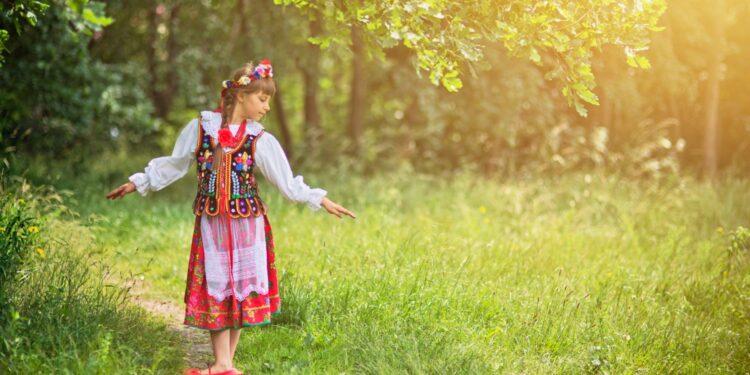 RYM SIĘ NIESIE PO POLU PO LESIE. „Drożyna” [POSŁUCHAJ] - Radio Kielce