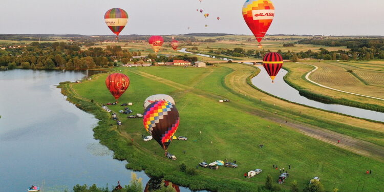 20.06.2025 Pińczów. Balony. I Międzynarodowy Świętokrzyski Festiwal Balonów / Fot. Jarosław Kubalski - Radio Kielce