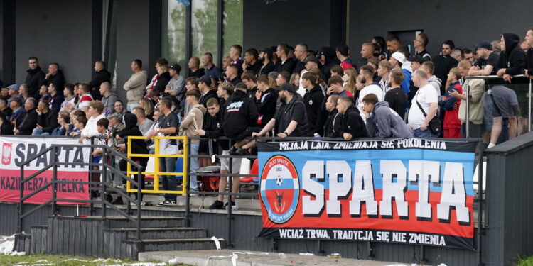 08.06.2025. Kazimierza Wielka. 34. kolejka RS Active IV ligi: Sparta - GKS Nowiny. Awans Sparty do Betclic III ligi / Fot. Kamil Król - Radio Kielce