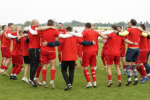 08.06.2025. Kazimierza Wielka. 34. kolejka RS Active IV ligi: Sparta - GKS Nowiny. Awans Sparty do Betclic III ligi / Fot. Kamil Król - Radio Kielce