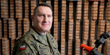 16.06.2025. Radio Kielce. Rozmowa Dnia. Na zdjęciu: Płk Krzysztof Orzech - komendant Centrum Przygotowań do Misji Zagranicznych / Fot. Piotr Kwaśniewski - Radio Kielce