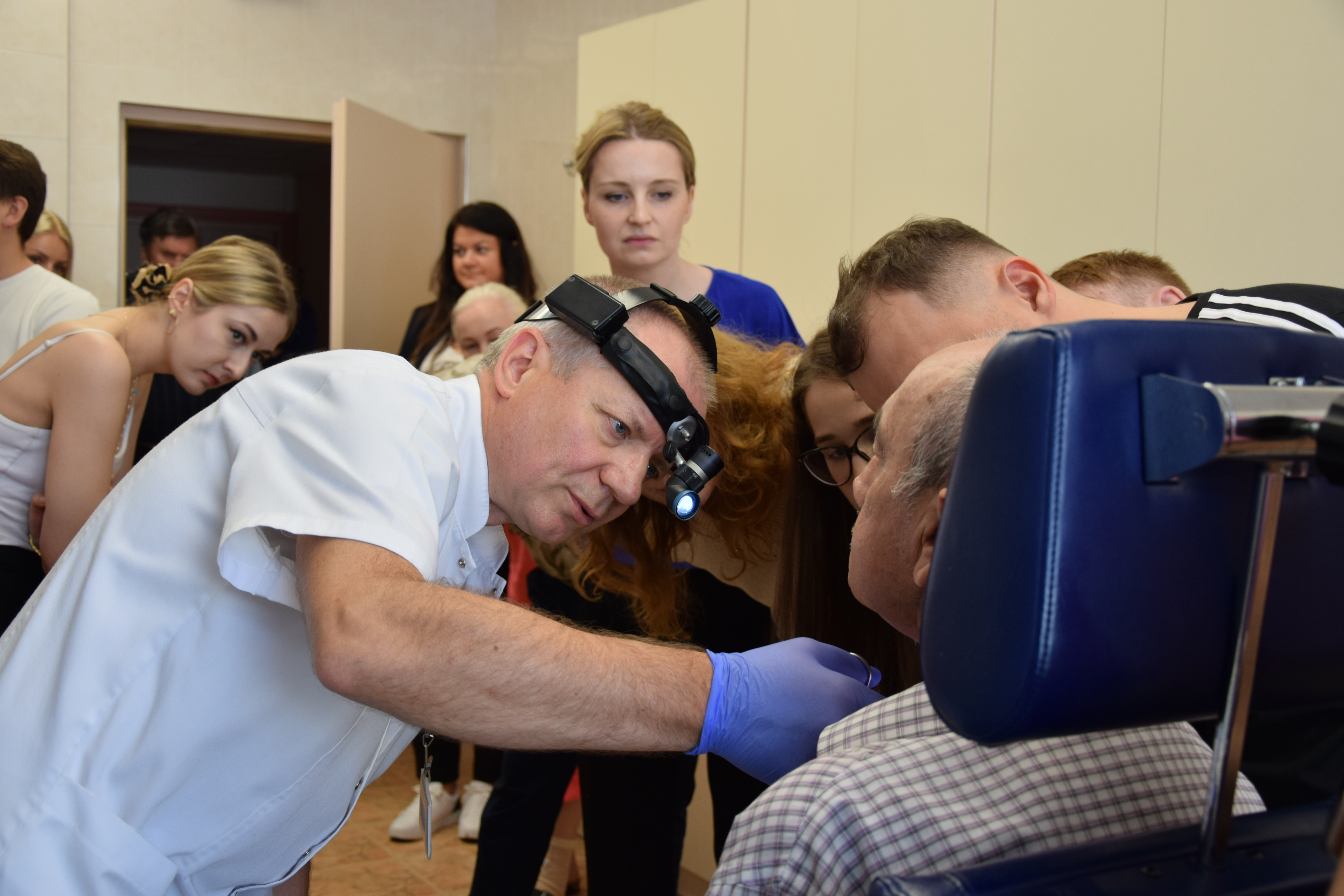 Maleje liczba osób chorujących na raka krtani