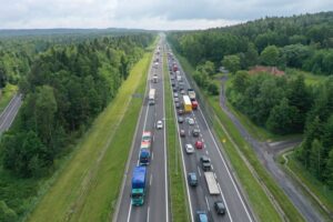 11.06.2025. Barcza. Trasa S7. Utrudnienia w związku z wypadkiem / Fot. Jarosław Kubalski - Radio Kielce