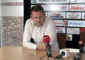 14.06.2025. Ostrowiec Św. Konferencja. Na zdjęciu: Radosław Jacek - były trener KSZO 1929 / Fot. Kamil Król - Radio Kielce