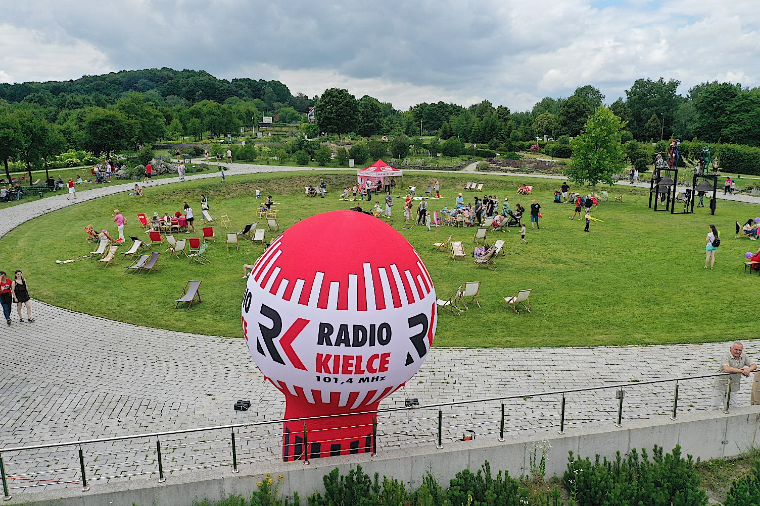 Piknik Radia Kielce przyciągnął tłumy kielczan - Radio Kielce 29.06.2025. Kielce. Ogród Botaniczny. Piknik Radia Kielce / Fot. Jarosław Kubalski - Radio Kielce