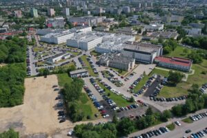 12.06.2025. Kielce. Świętokrzyskie Centrum Onkologii w Kielcach. Parking / Fot. Jarosław Kubalski - Radio Kielce