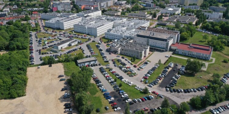 12.06.2025. Kielce. Świętokrzyskie Centrum Onkologii w Kielcach. Parking / Fot. Jarosław Kubalski - Radio Kielce