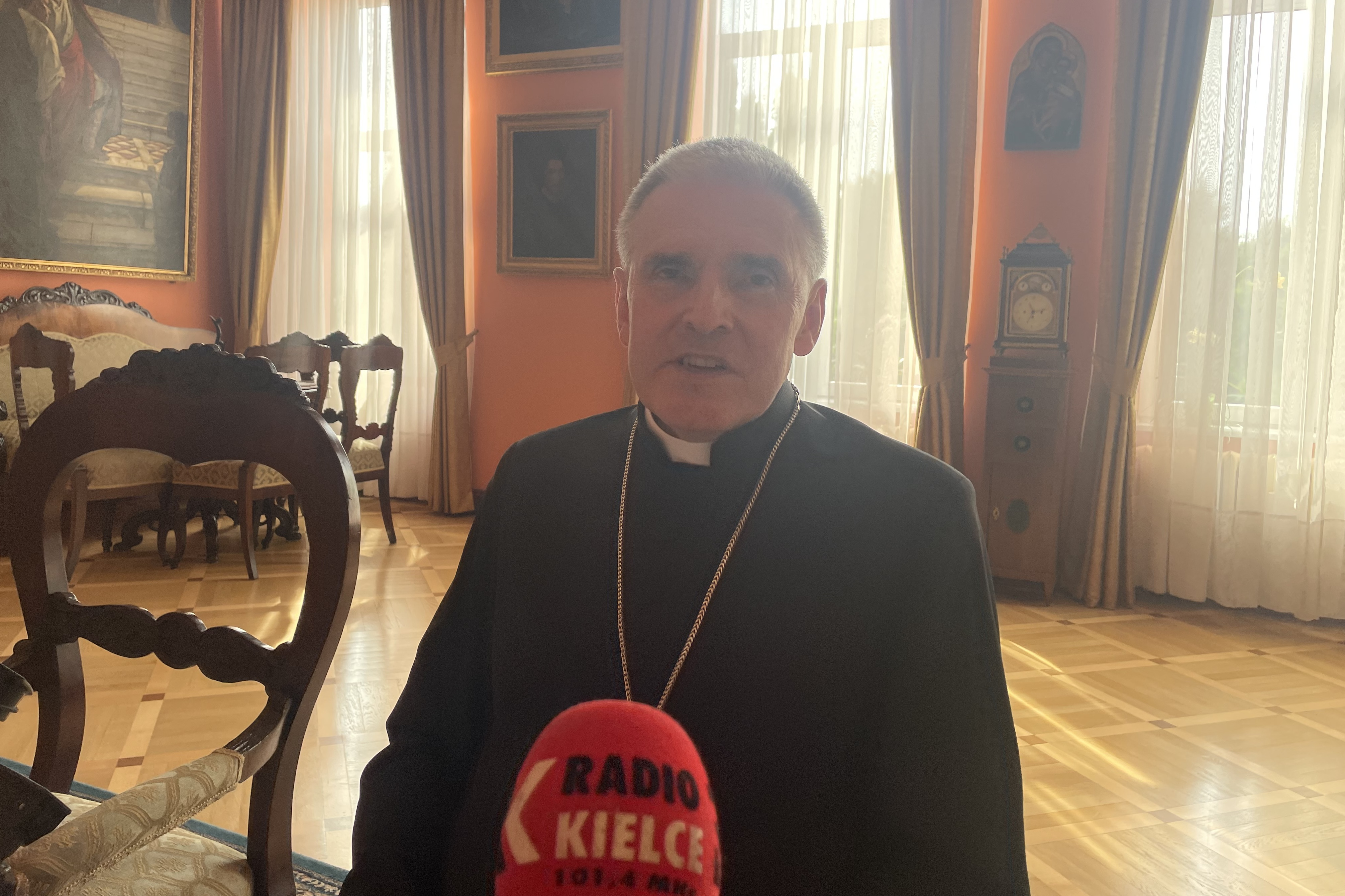 Trudny i emocjonujący temat w najnowszej książce biskupa