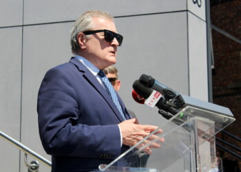 26.06.2022. Wiślica. Otwarcie Muzeum Archeologicznego. Na zdjęciu: prof. Piotr Gliński - wicepremier, minister kultury i dziedzictwa narodowego / Fot. Marta Gajda-Kruk - Radio Kielce