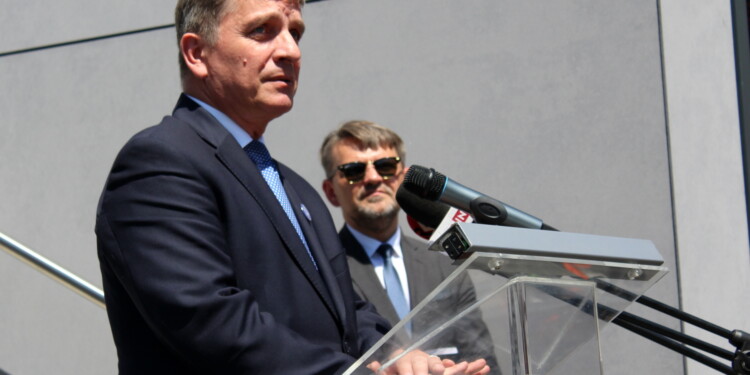 26.06.2022. Wiślica. Otwarcie Muzeum Archeologicznego. Na zdjęciu: Andrzej Pruś - przewodniczący sejmiku województwa świętokrzyskiego / Fot. Marta Gajda-Kruk - Radio Kielce