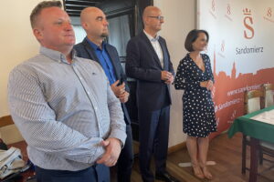 Najlepsi uczniowie wyróżnieni przez burmistrza - Radio Kielce