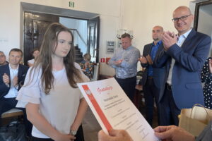 Najlepsi uczniowie wyróżnieni przez burmistrza