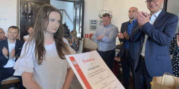Najlepsi uczniowie wyróżnieni przez burmistrza
