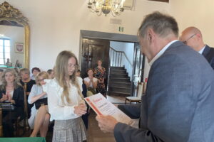 Najlepsi uczniowie wyróżnieni przez burmistrza - Radio Kielce