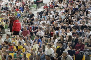 W Hali Legionów na razie wygrywają faworyci - Radio Kielce