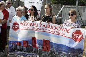 INTERWENCJA. Mieszkańcy przeciwni budowie wieżowców przy ulicy Hauke-Bosaka - Radio Kielce