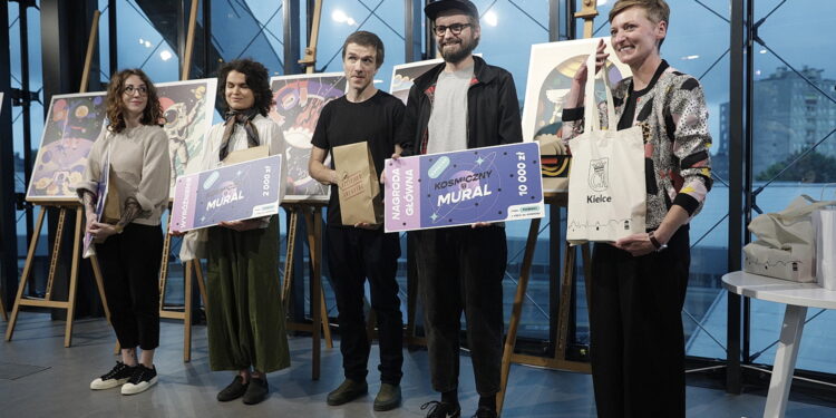 08.06.2025 Kielce. Ogłoszenie wyników w konkursie na kosmiczny mural z pierogami / Fot. Jarosław Kubalski - Radio Kielce