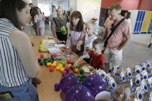 Mali bohaterowie spotkali się w Podzamczu - Radio Kielce