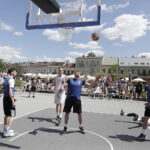 21.06.2025. Kielce. Rynek. Zawody w koszykówce 3x3 / Fot. Jarosław Kubalski - Radio Kielce