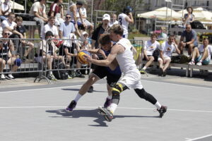 Koszykówka 3x3 króluje na Rynku w Kielcach