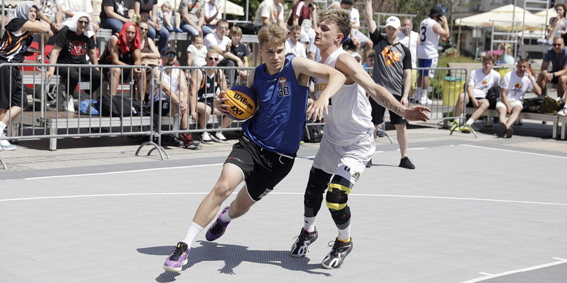 21.06.2025. Kielce. Rynek. Zawody w koszykówce 3x3 / Fot. Jarosław Kubalski - Radio Kielce