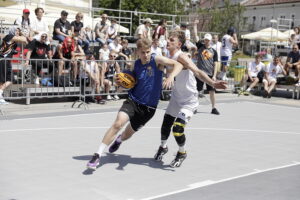 21.06.2025. Kielce. Rynek. Zawody w koszykówce 3x3 / Fot. Jarosław Kubalski - Radio Kielce