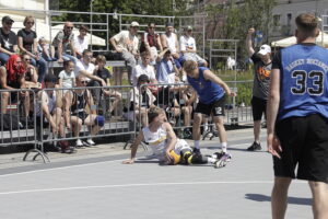 21.06.2025. Kielce. Rynek. Zawody w koszykówce 3x3 / Fot. Jarosław Kubalski - Radio Kielce