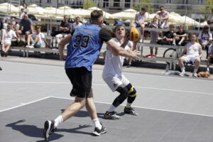 21.06.2025. Kielce. Rynek. Zawody w koszykówce 3x3 / Fot. Jarosław Kubalski - Radio Kielce